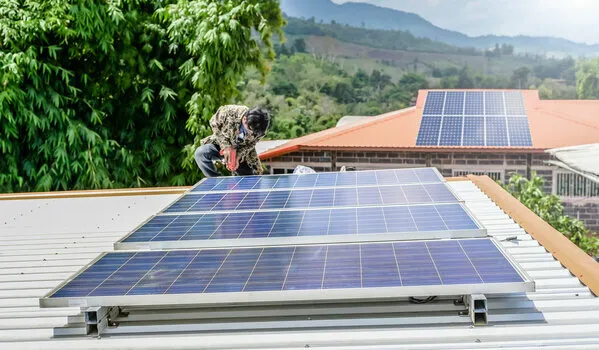 Pose de panneaux photovoltaïques
